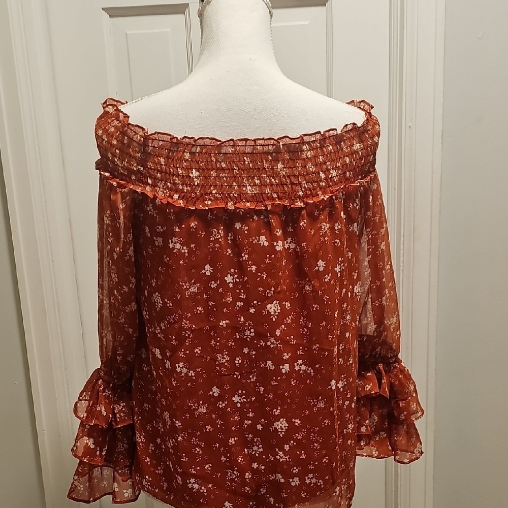 Floral Off-Shoulder Ruffle Top - Picture 5 of 5